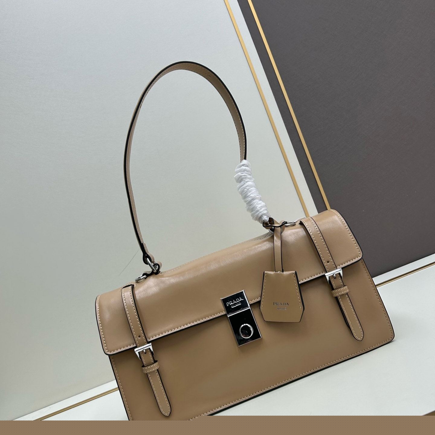 Pra*a top handle bags